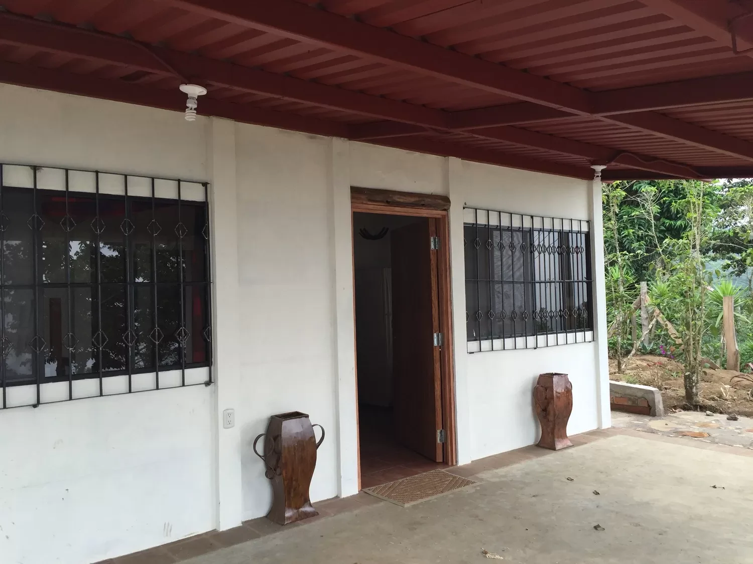 Ampliar una casa con prefabricados en El Salvador: cómo se une