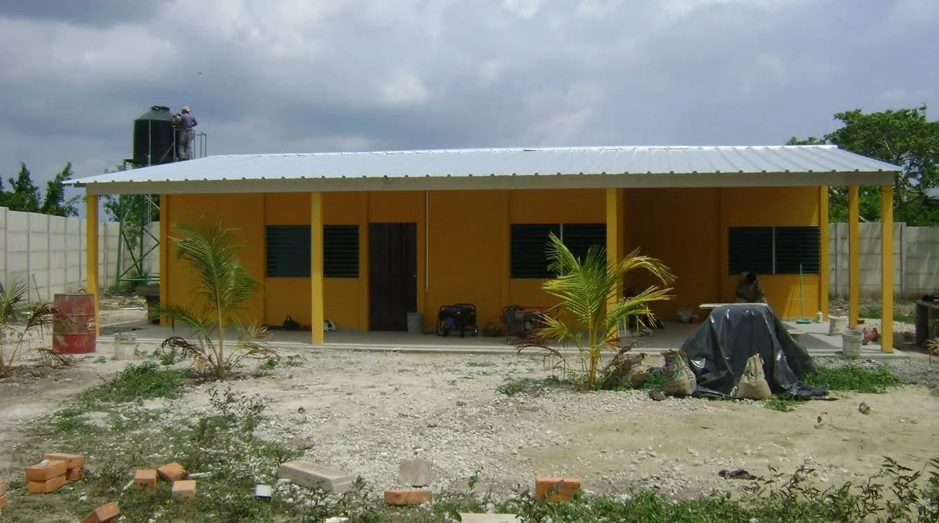 Casa prefabricada vs. contenedor en El Salvador